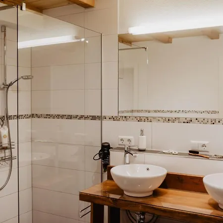 Luxuriöse Schwarzwald Loft Heustock Mit Sauna Und Whirlpool Am Griesbachhof Apartment *